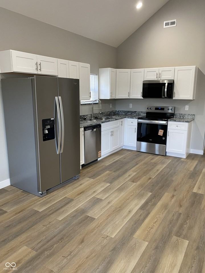 929 N Beville Ave - Photo 5 of 16