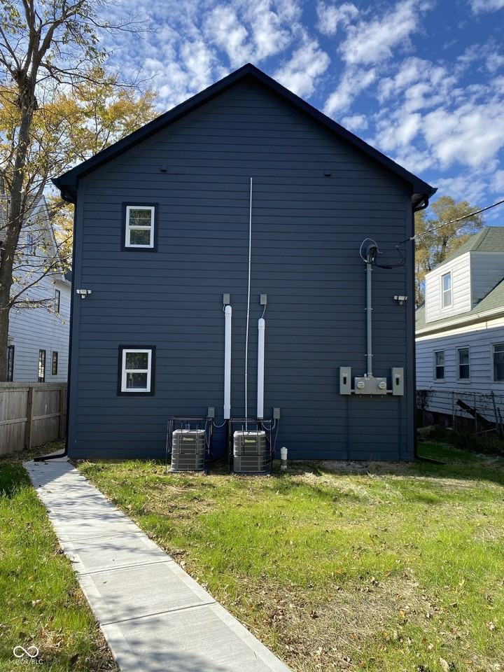 931 N Beville Ave - Photo 2 of 17