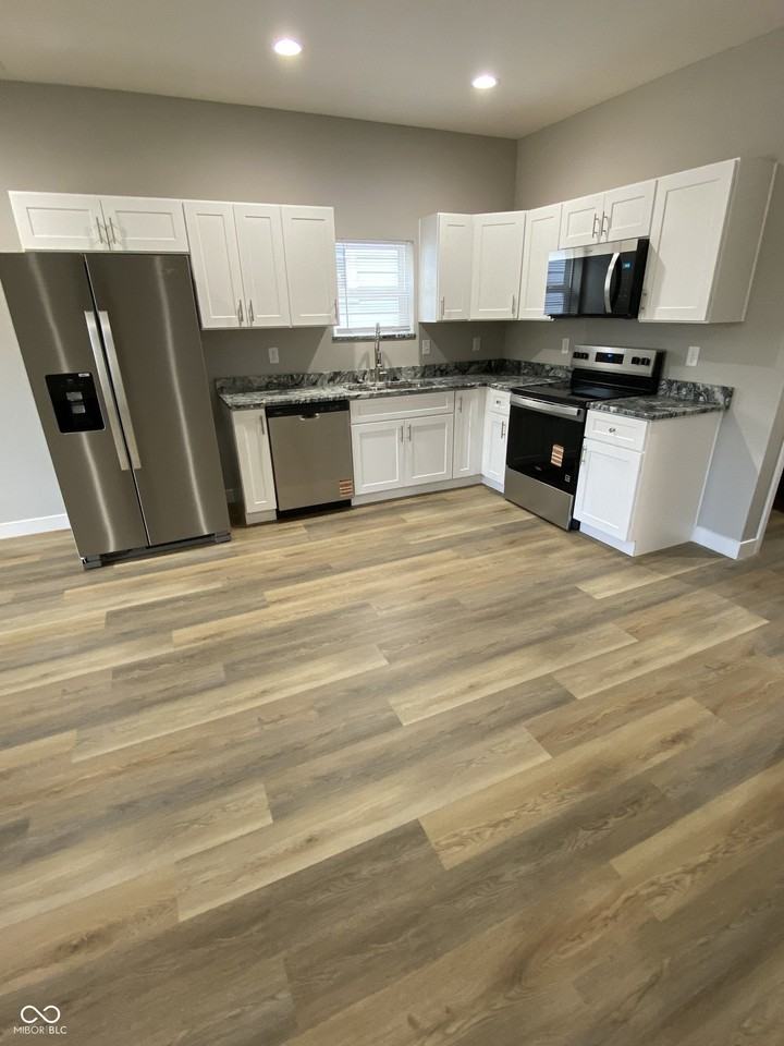 931 N Beville Ave - Photo 4 of 17