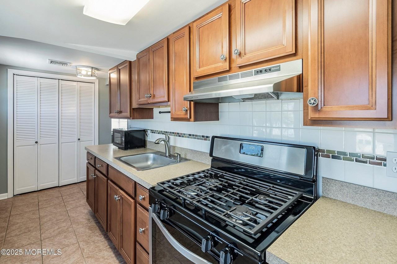 309 Hiering Ave #A - Photo 6 of 18