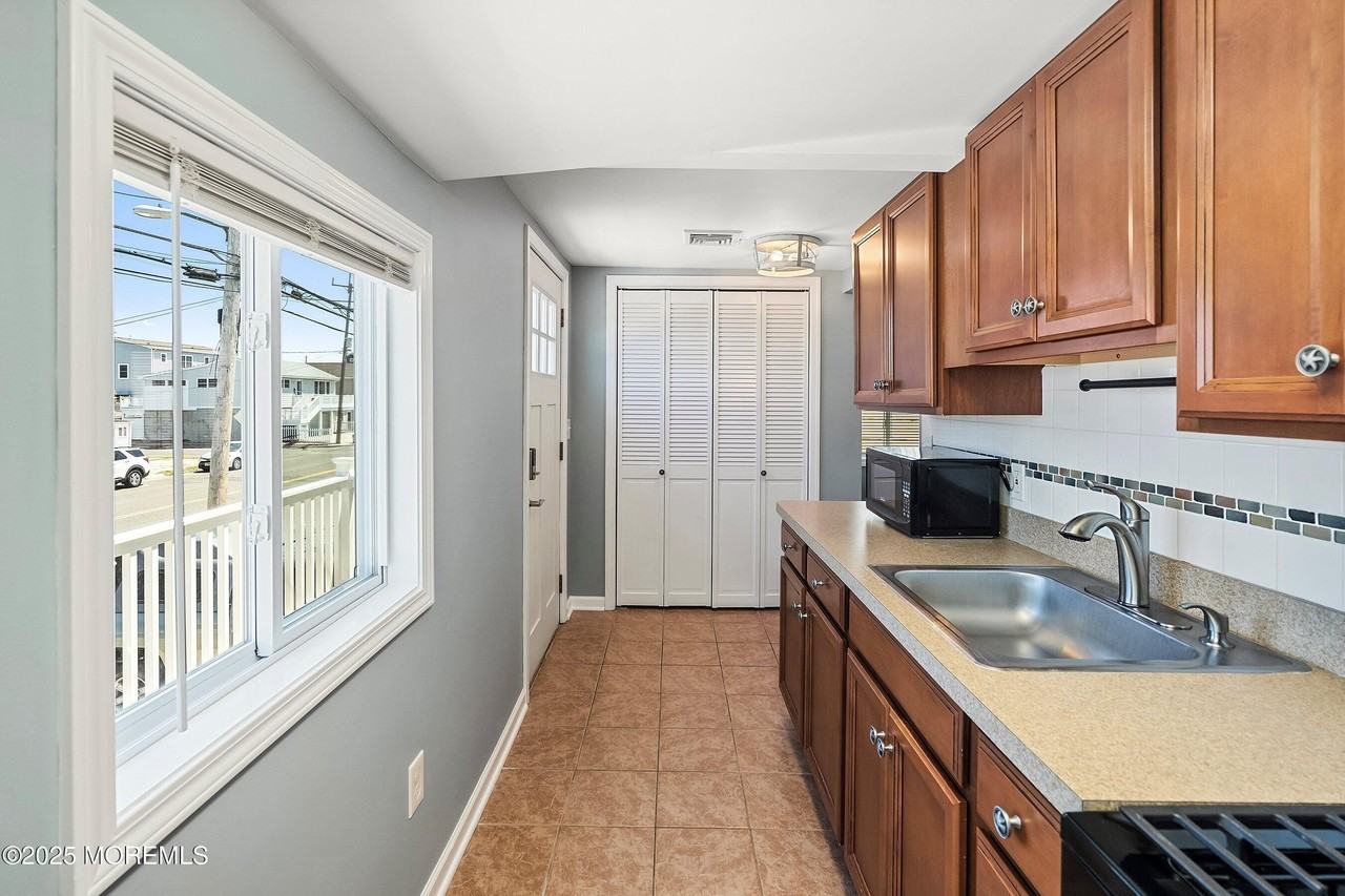 309 Hiering Ave #A - Photo 7 of 18