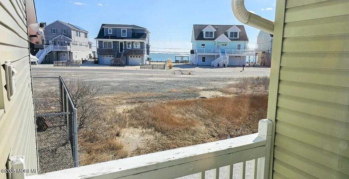 1022 S Green St - Photo 5 of 20