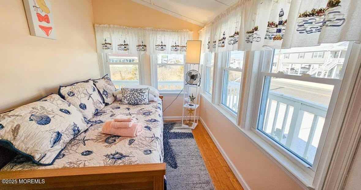 1022 S Green St - Photo 7 of 20