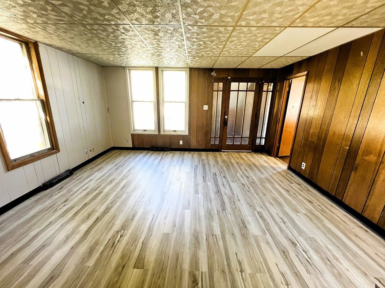 123 W Waupansie St #1 - Photo 3 of 13