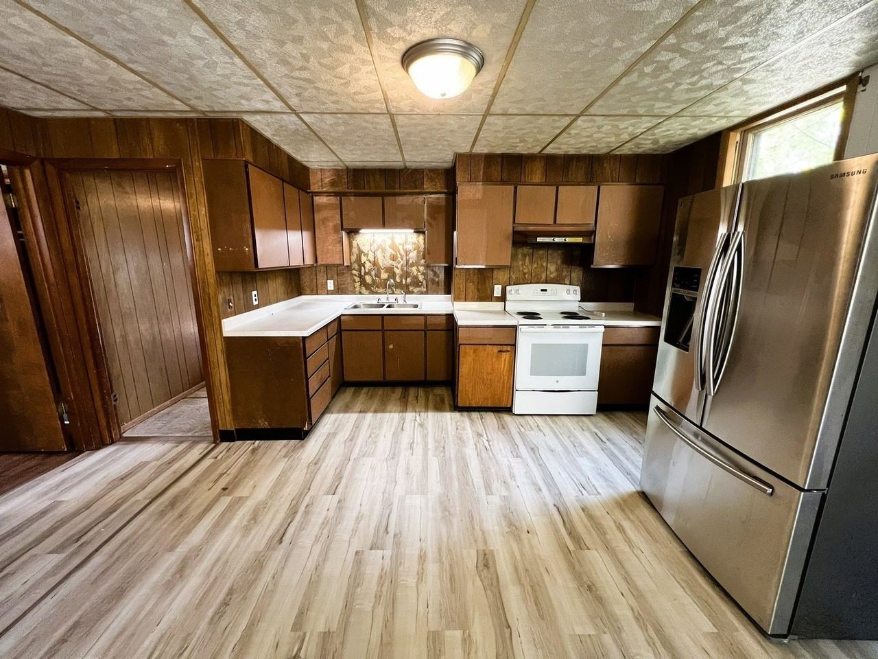 123 W Waupansie St #1 - Photo 4 of 13