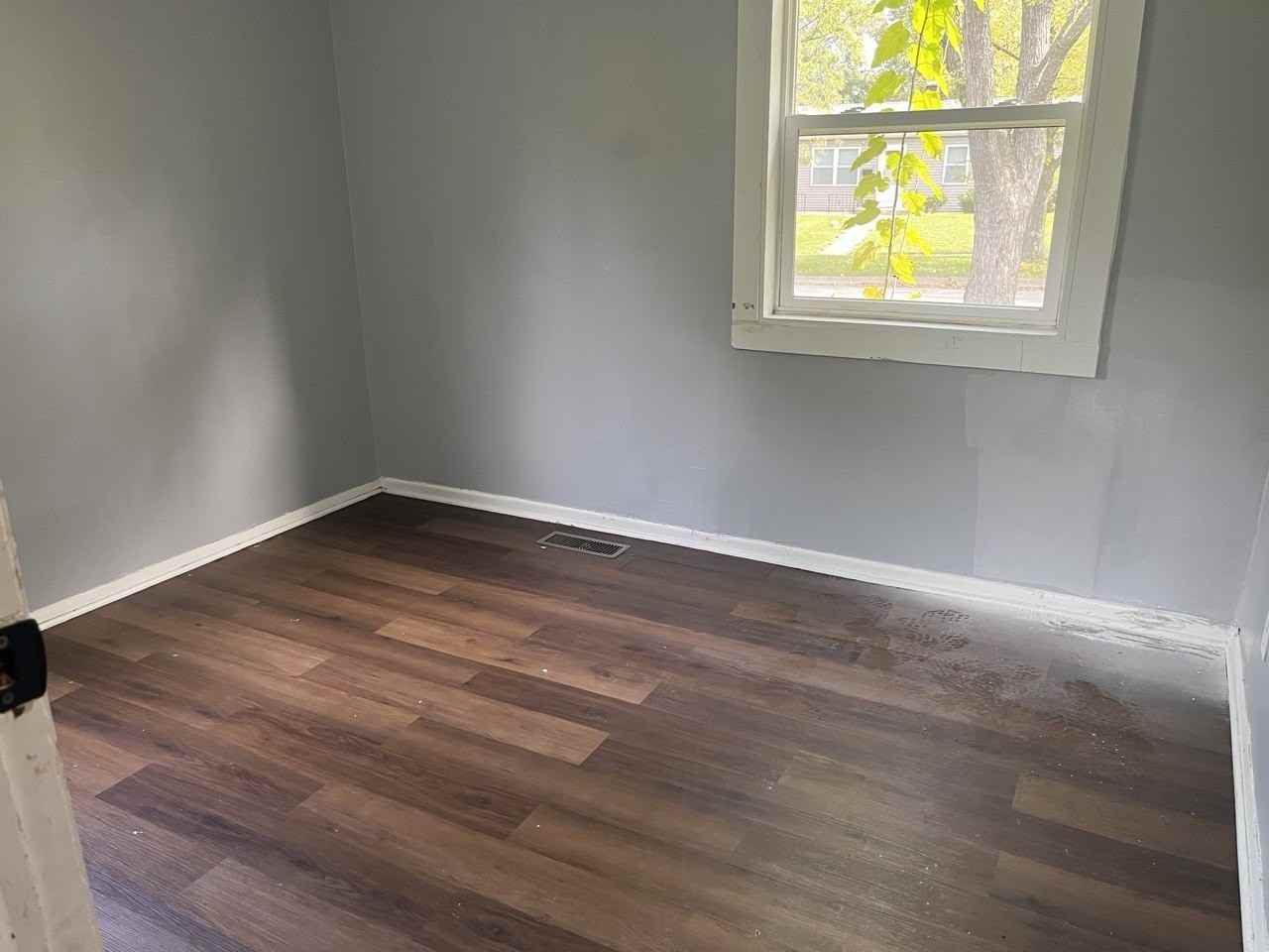 22146 Yates Ave - Photo 6 of 10