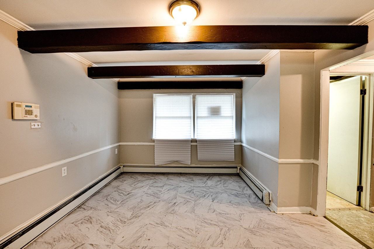 3235 West 157th Street - Photo 5 of 21