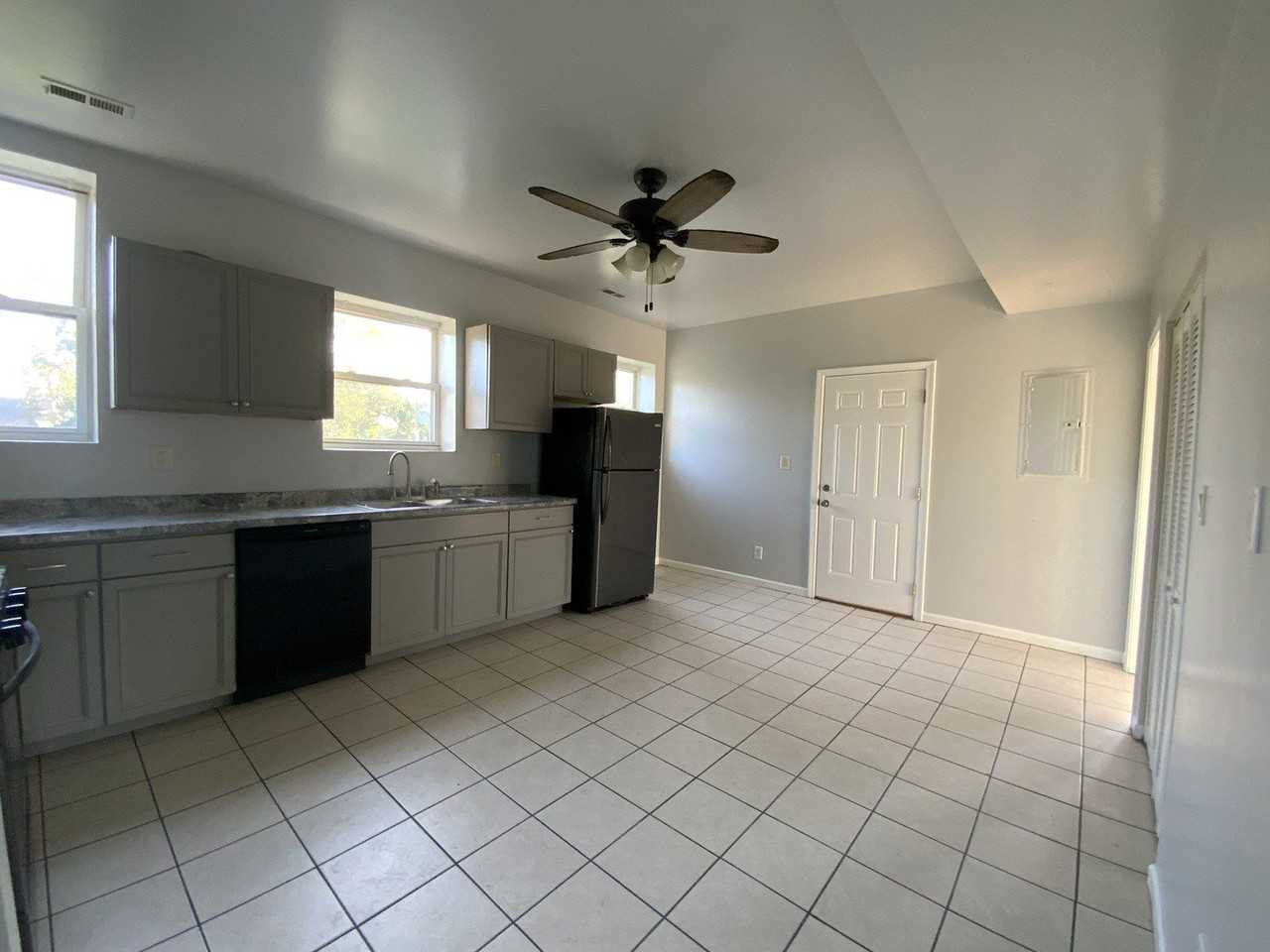 6508 S Morgan St #3 - Photo 3 of 11