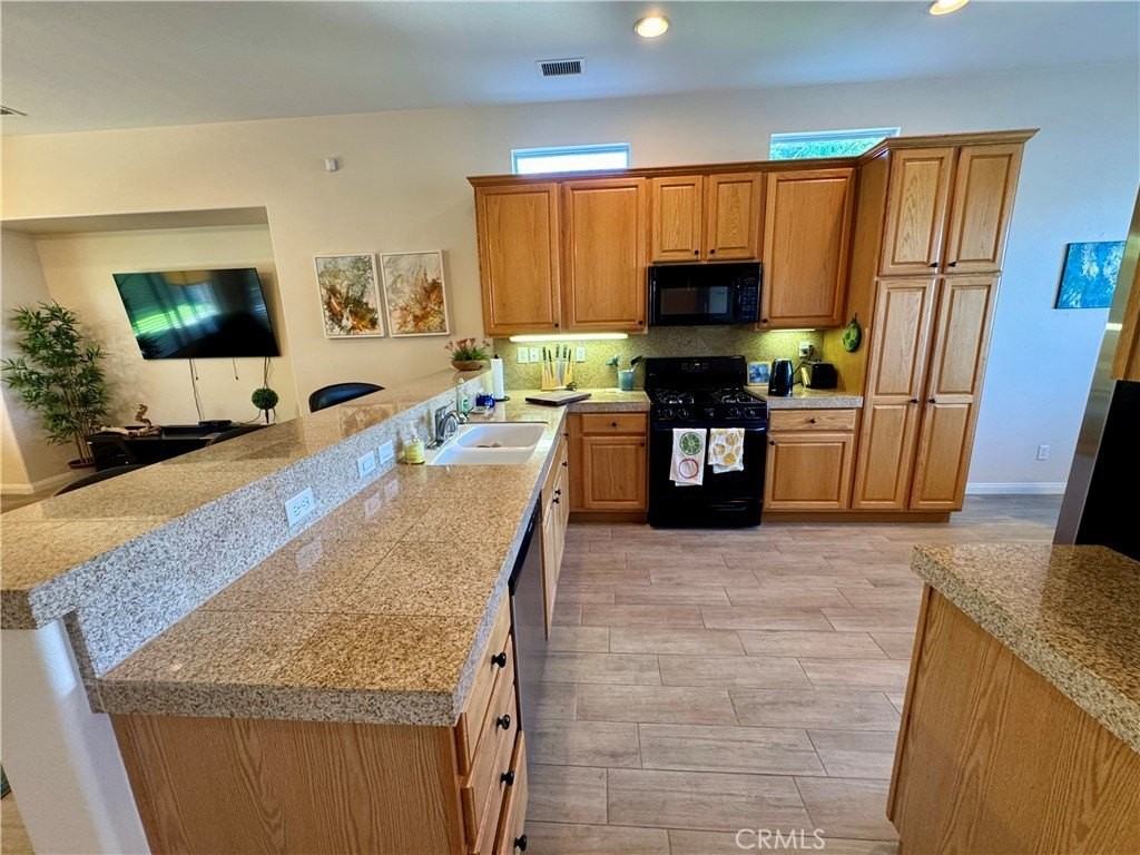 80589 Hoylake Dr - Photo 5 of 50