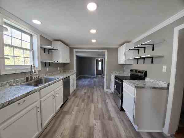 329 E 18th St - Photo 7 of 27