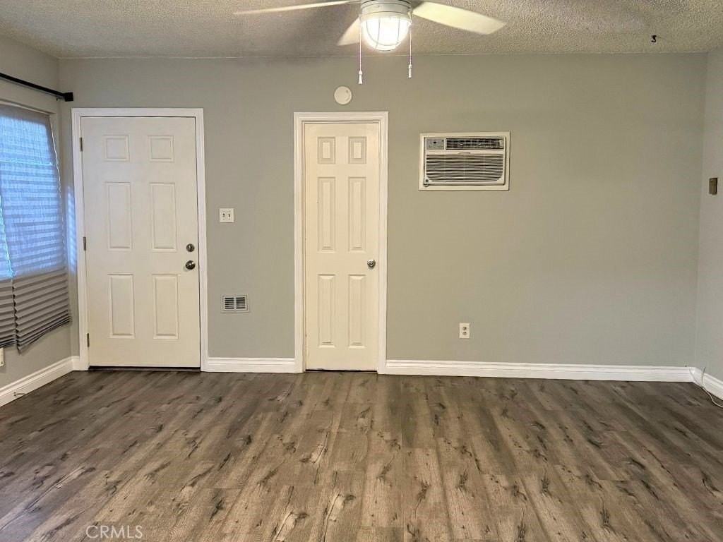 273 E 52nd St - Photo 2 of 7