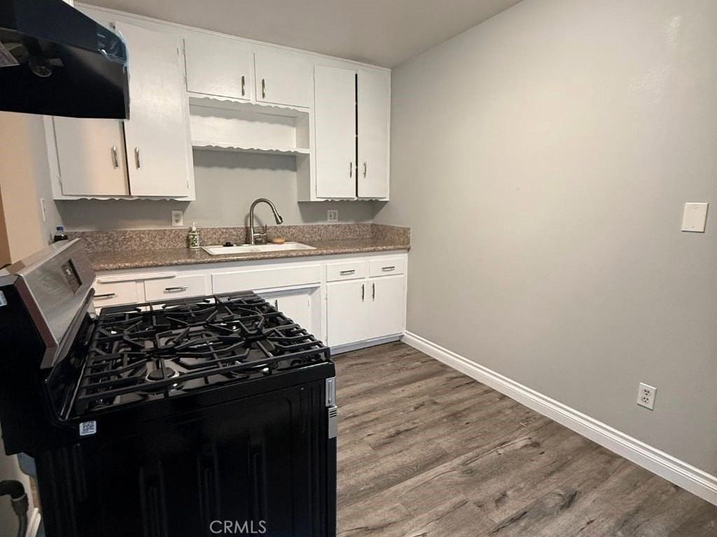 273 E 52nd St - Photo 3 of 7