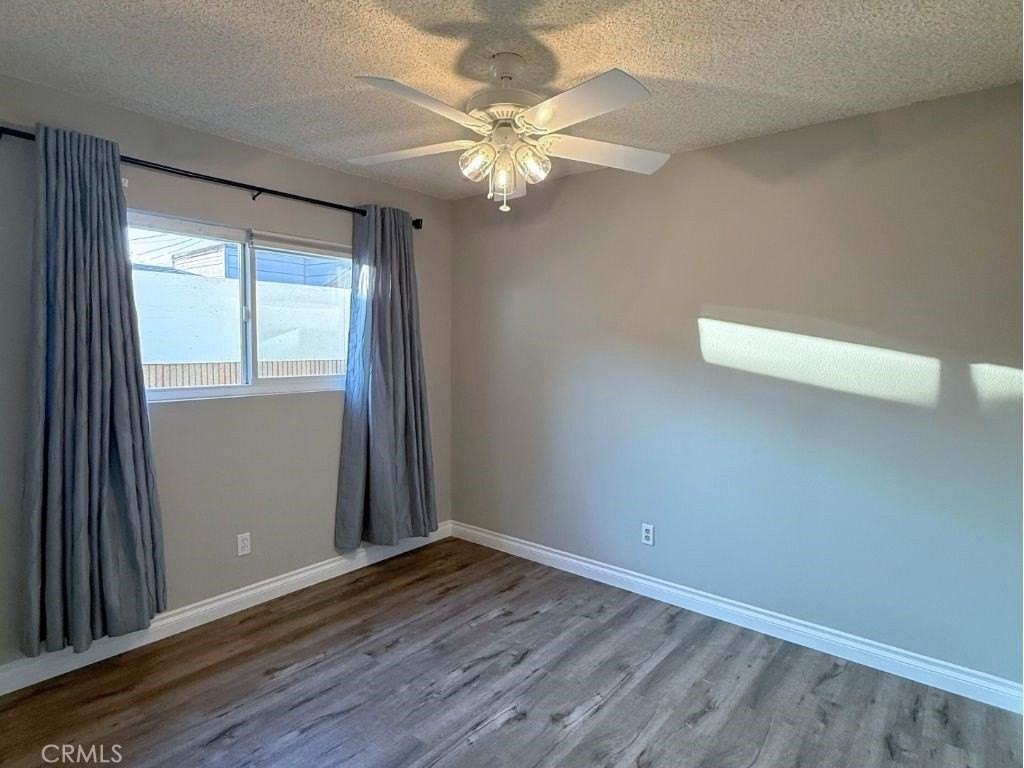 273 E 52nd St - Photo 4 of 7