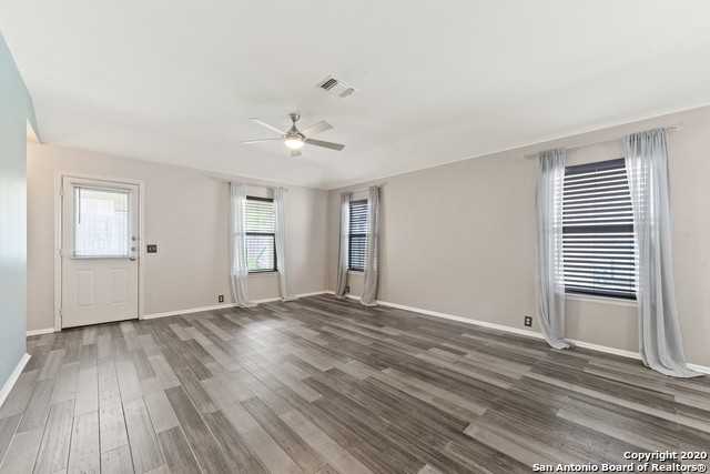 1911 Wormack Way - Photo 5 of 25