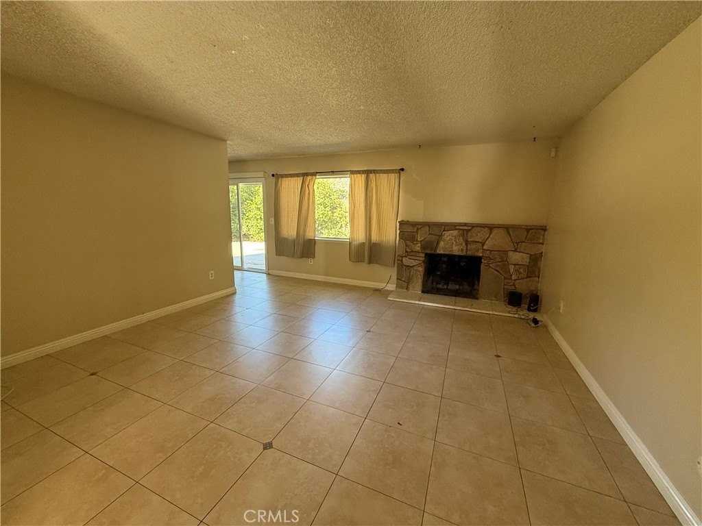 455 Glenhill Dr - Photo 3 of 14