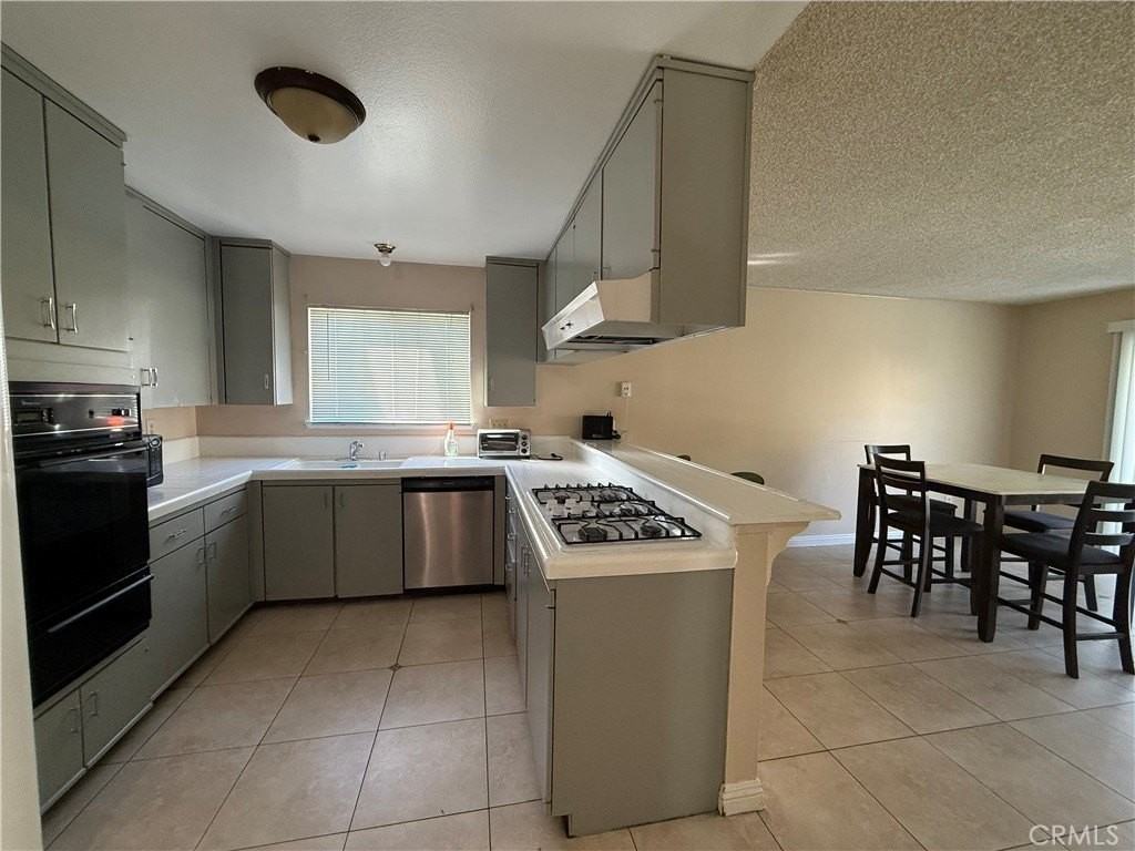 455 Glenhill Dr - Photo 4 of 14