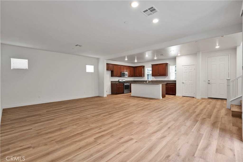 7465 Galloway Ln - Photo 2 of 31