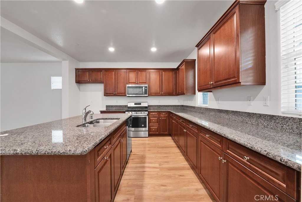 7465 Galloway Ln - Photo 6 of 31