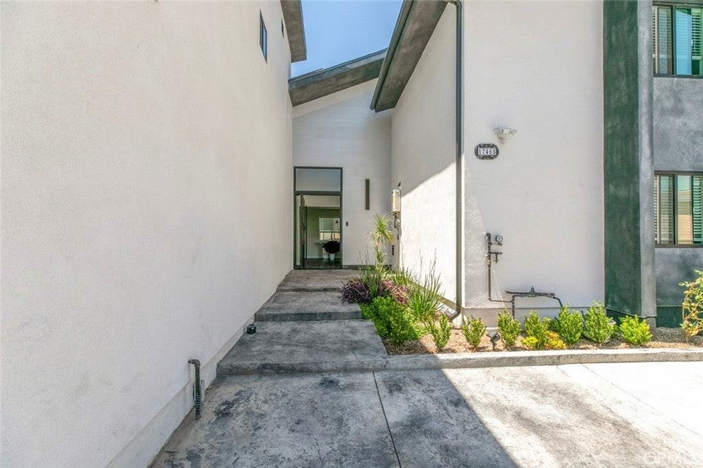 17465 Tuscan Dr - Photo 7 of 36