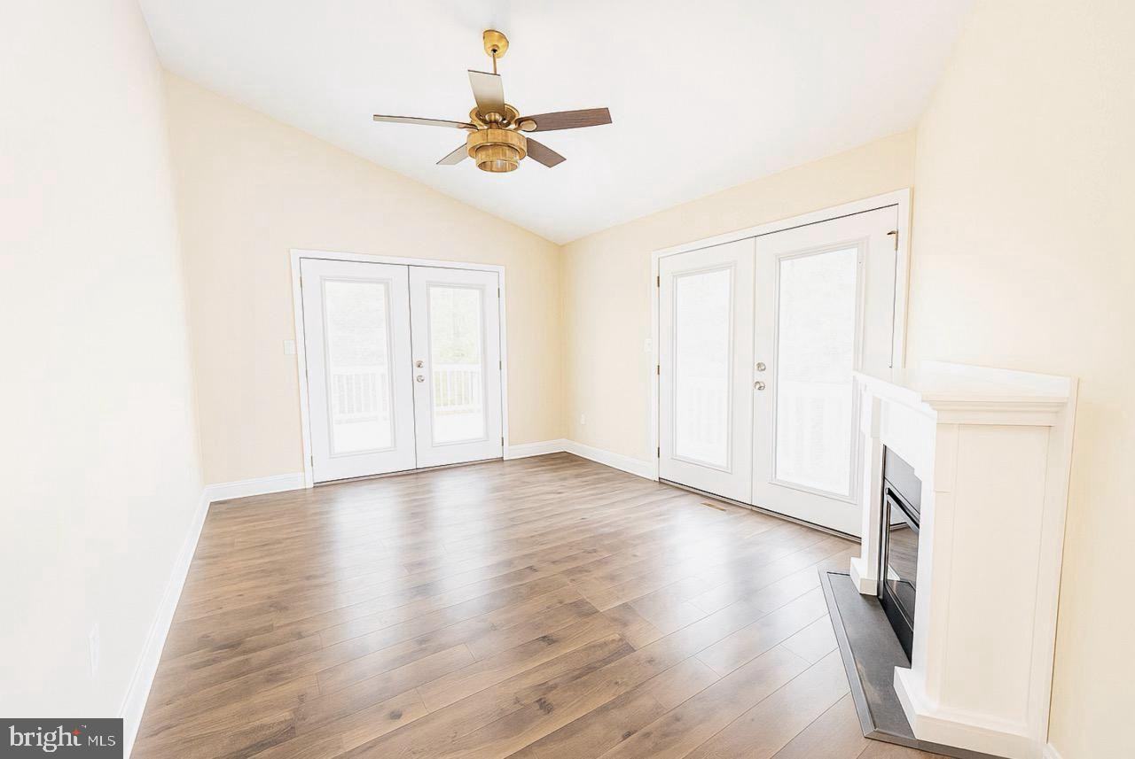 1049 Paleface Ct - Photo 3 of 17