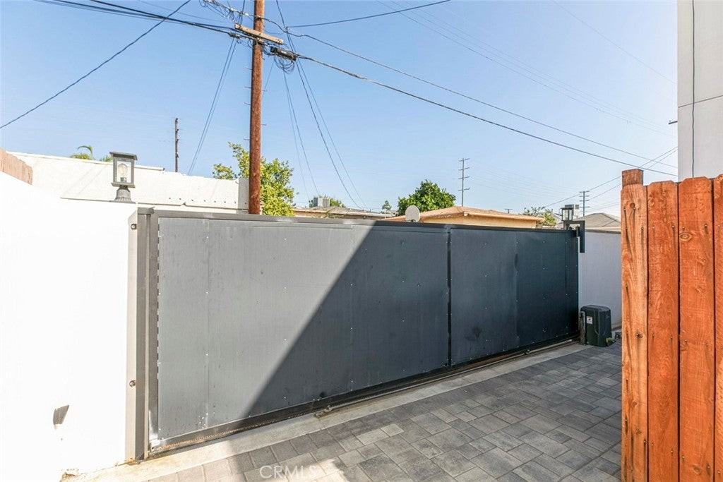 9156 Morehart Ave - Photo 6 of 29