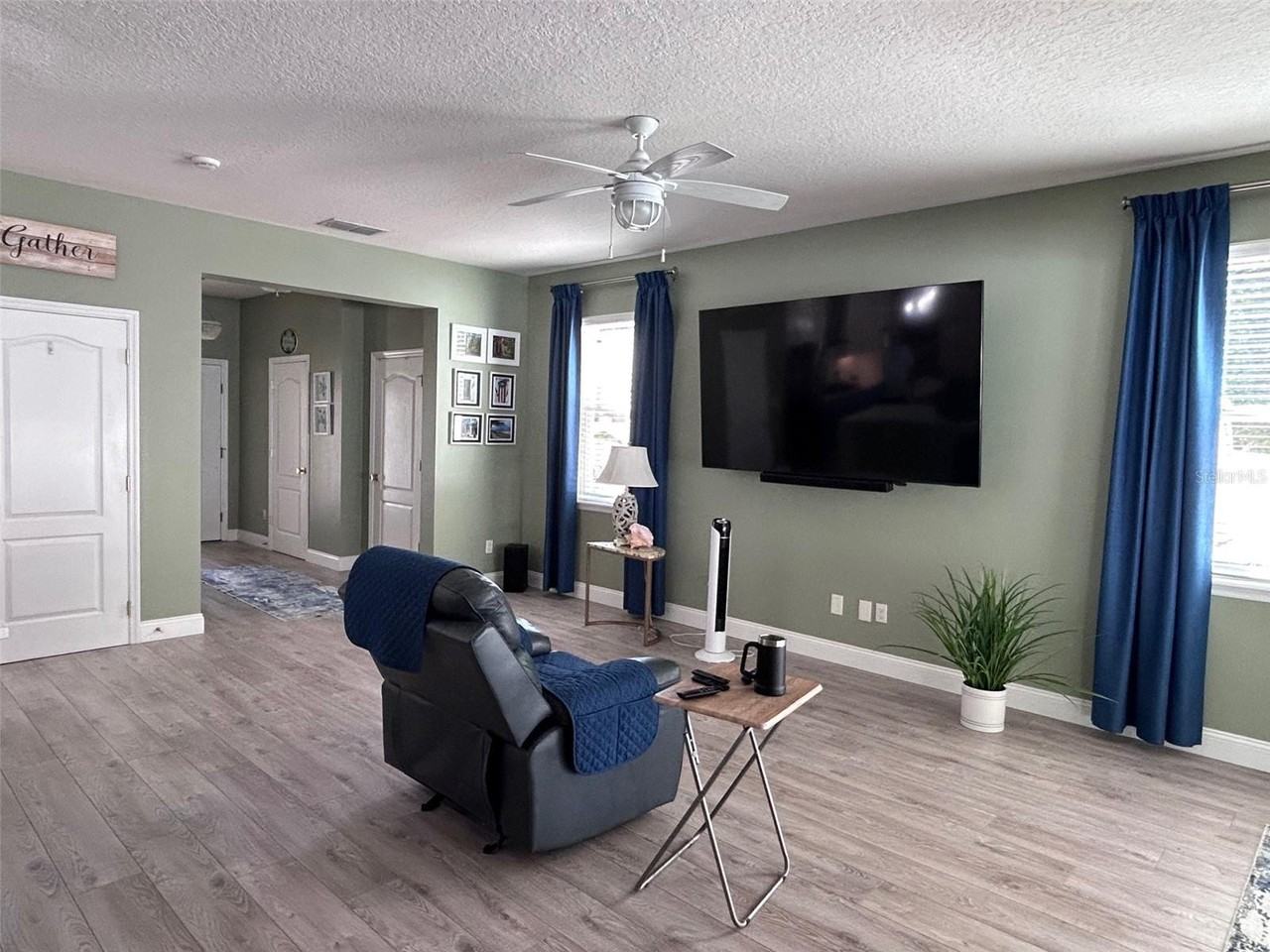 1013 Flagstone Ct - Photo 2 of 12