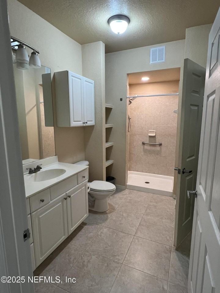 8539 8539 GATE Parkway W unit: 1418 #1418 - Photo 7 of 17