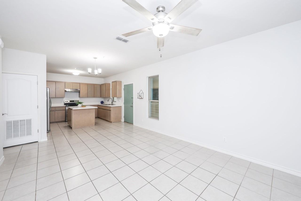 1511 Don Camilo Blvd - Photo 6 of 28