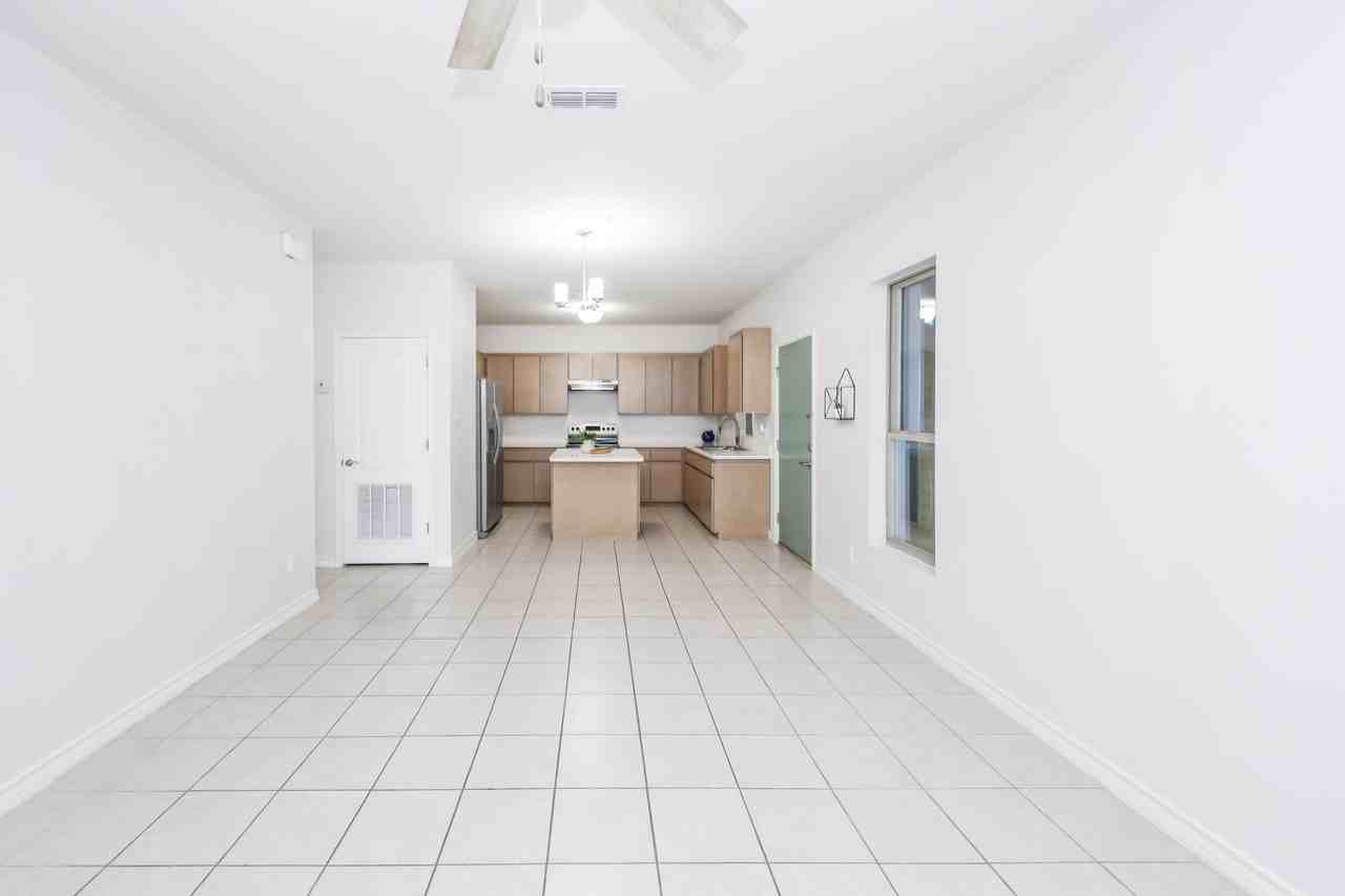 1511 Don Camilo Blvd - Photo 7 of 28