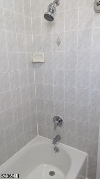 1401 Lexington Pl Apt 2 - Photo 2 of 11