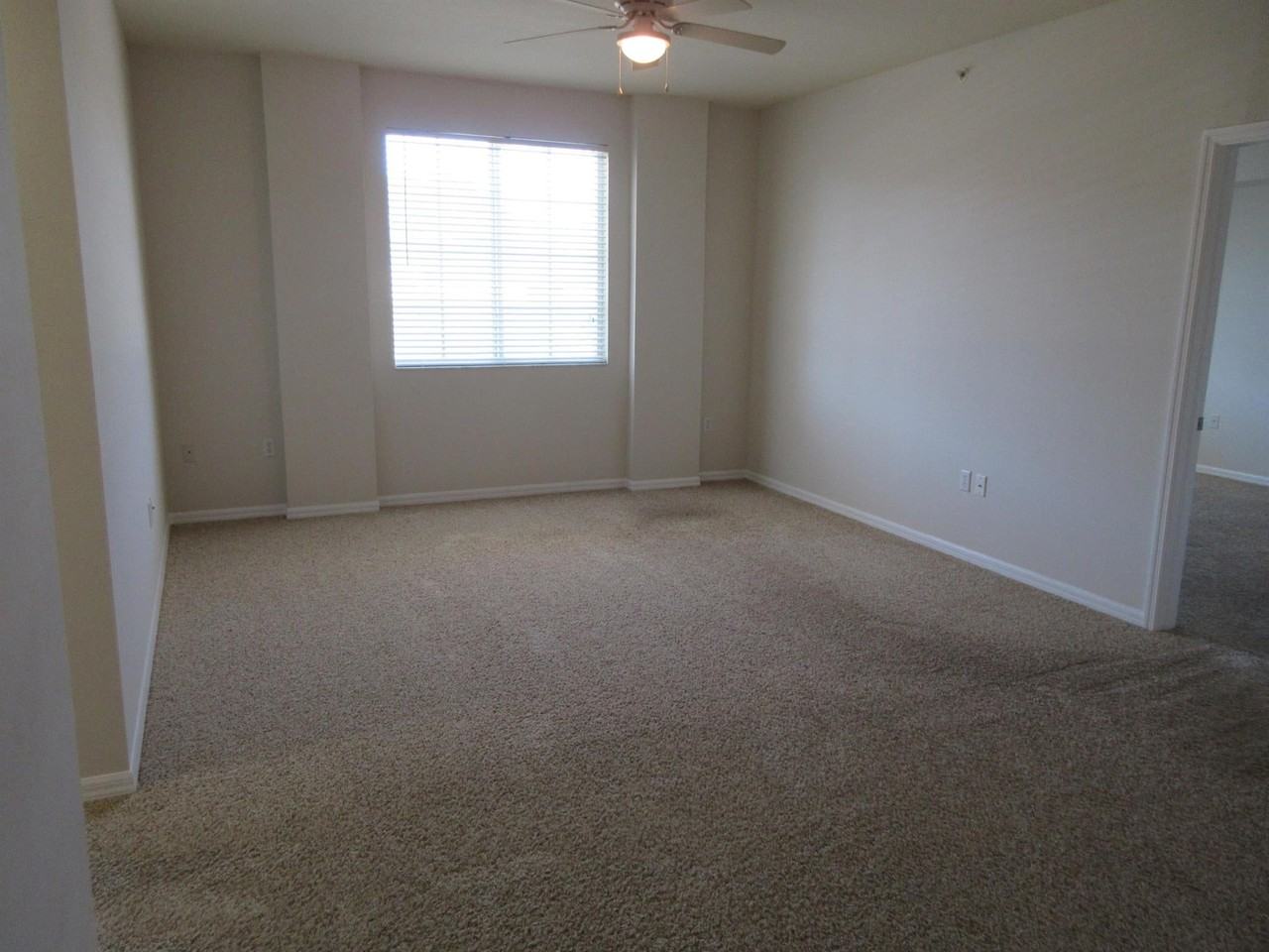 250 Ne 3rd Ave - Photo 4 of 10