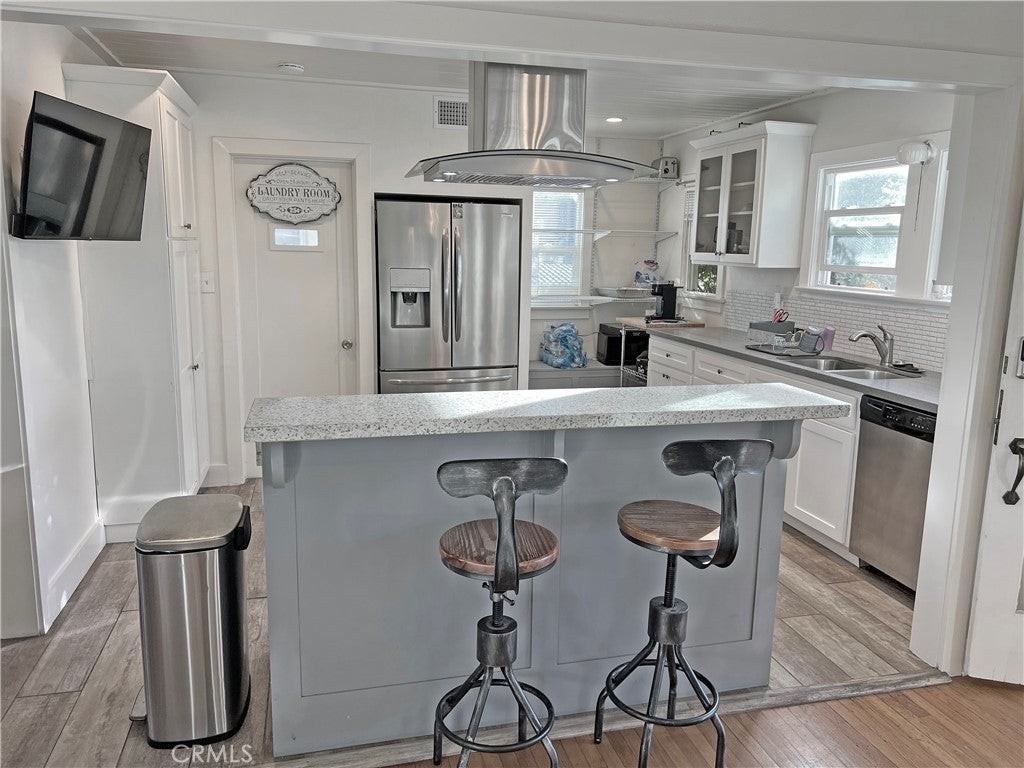 502 East J Street - Photo 7 of 34