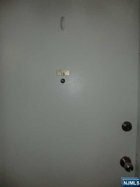 9 Columbia Ter Apt 1b - Photo 4 of 19