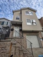 featured image of 121 12th Ave Unit 2