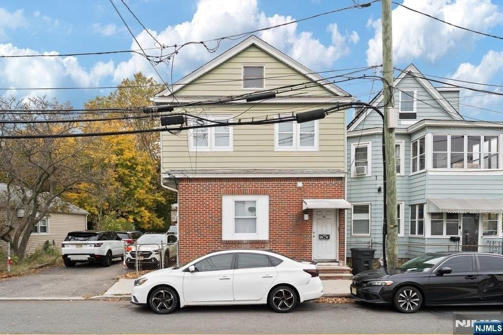 16 John St - Photo 2 of 32