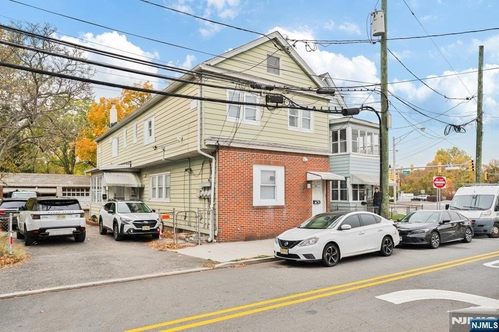 16 John St - Photo 3 of 32