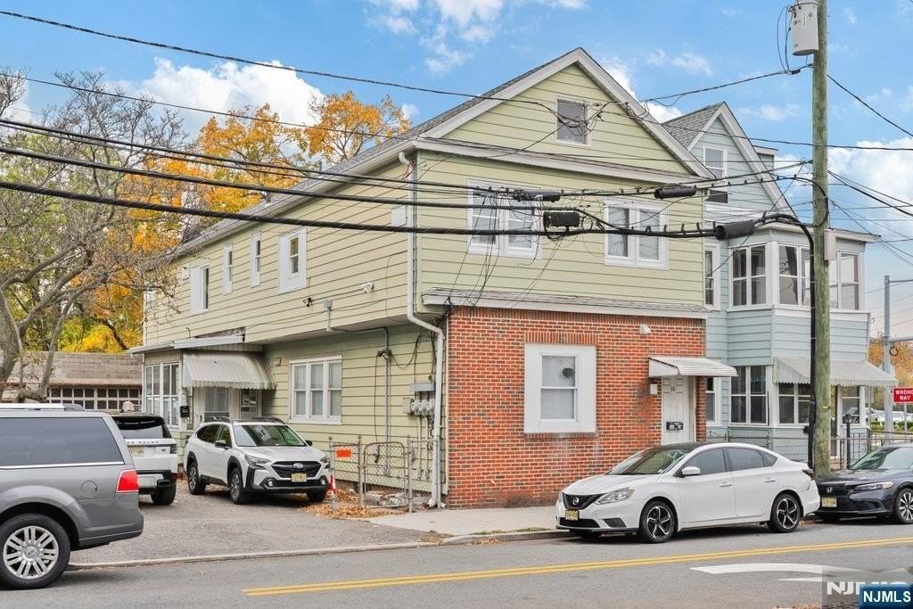 16 John St - Photo 4 of 32