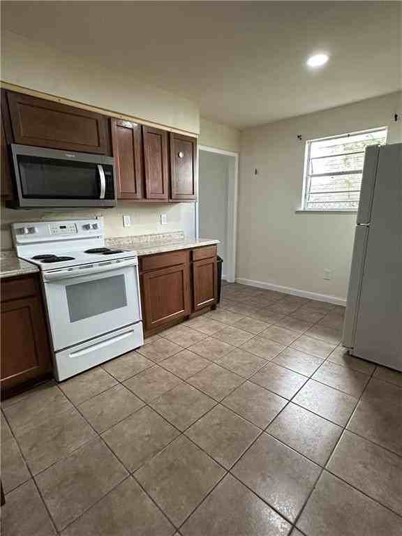 3000 Americus St - Photo 4 of 26