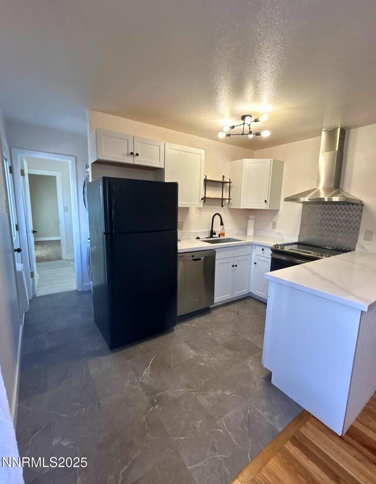 640 James Ln - Photo 6 of 20