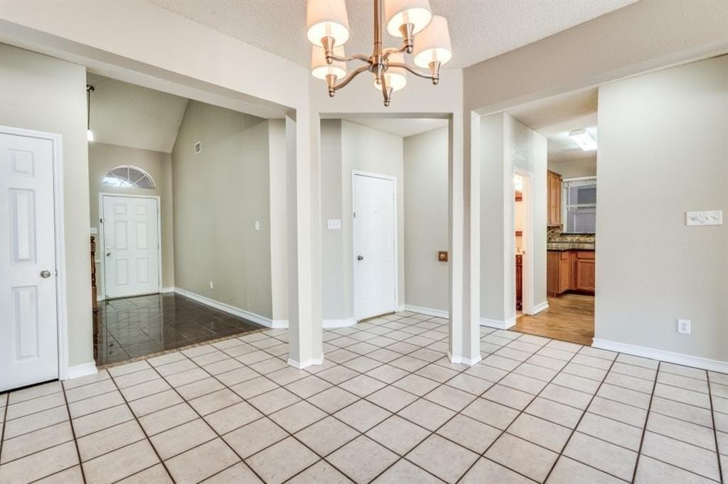 4933 Glenscape Trl - Photo 2 of 12