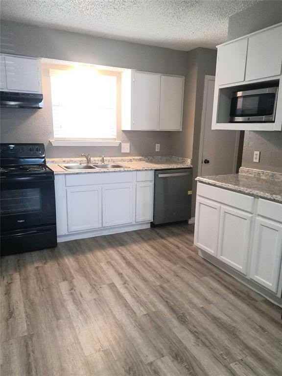 3225 Cortez Dr - Photo 4 of 12