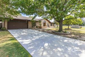 featured image of 625 Deer Dr