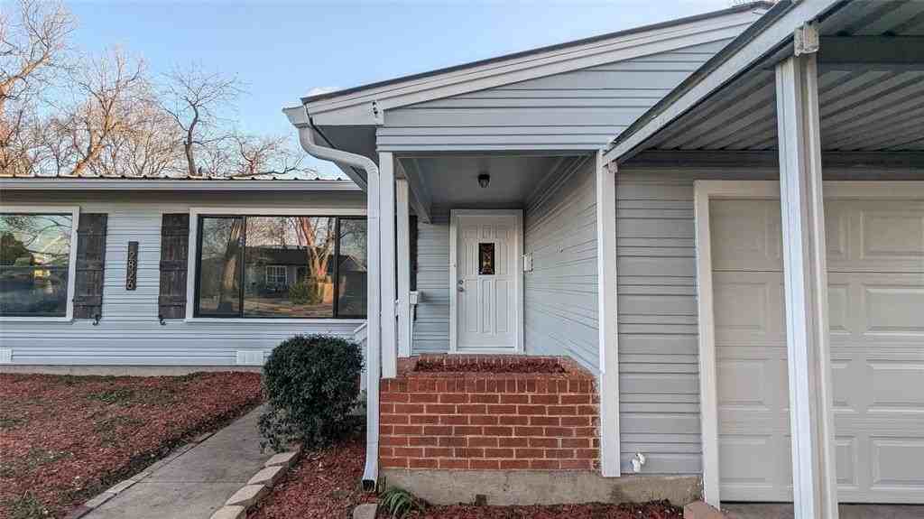 2826 Encino Dr - Photo 3 of 7