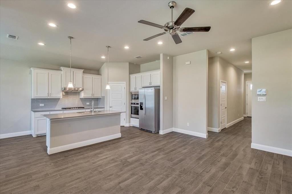 2205 Blackcap Street - Photo 7 of 23