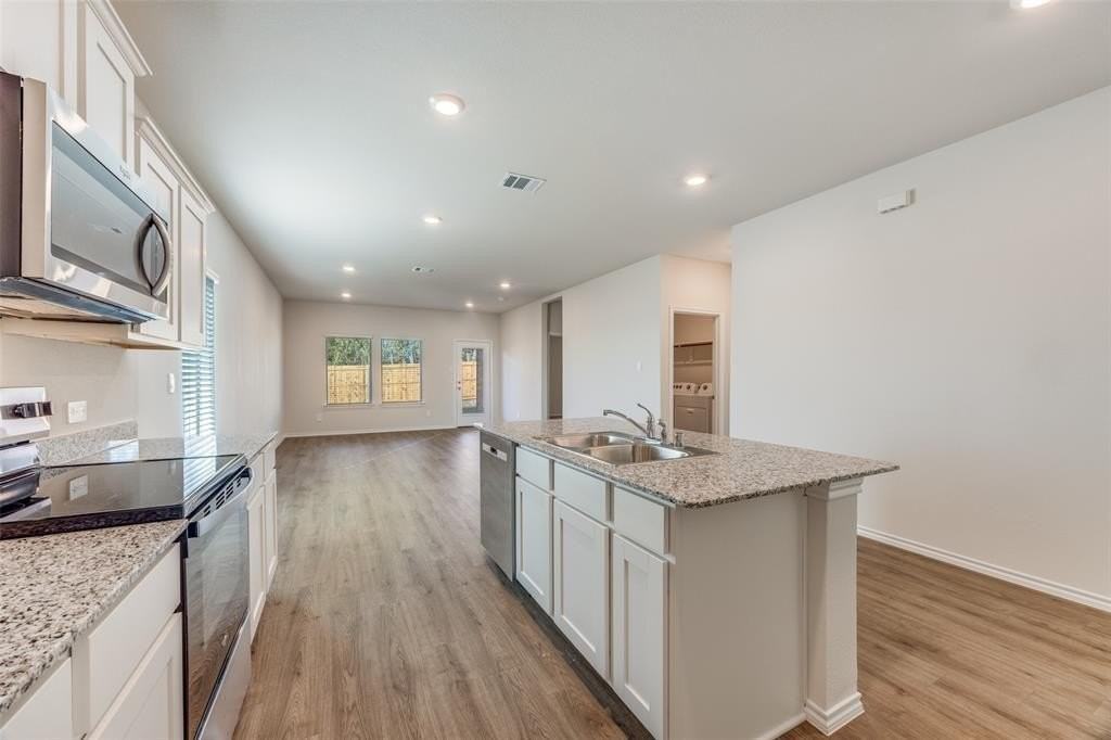 4200 Carnation Dr - Photo 4 of 28