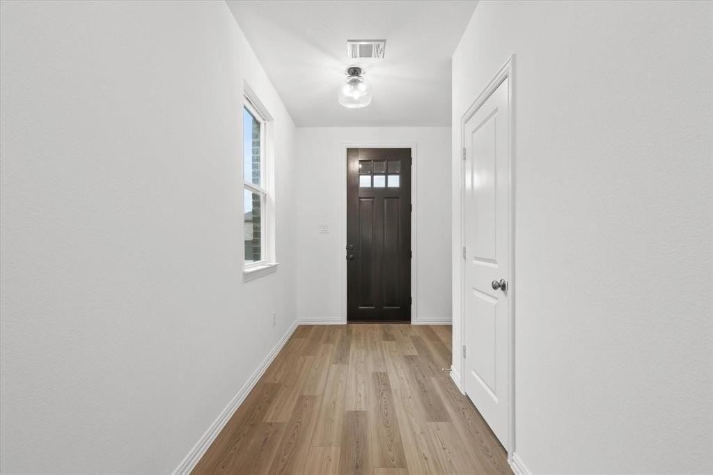 1663 Gracehill Way - Photo 4 of 30