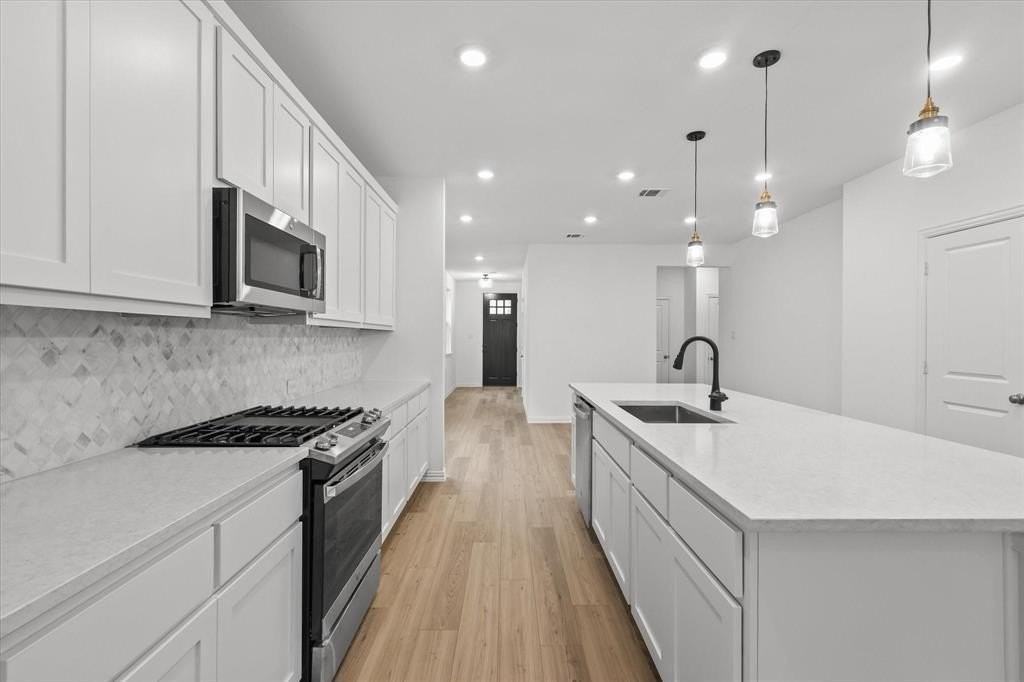 1663 Gracehill Way - Photo 7 of 30