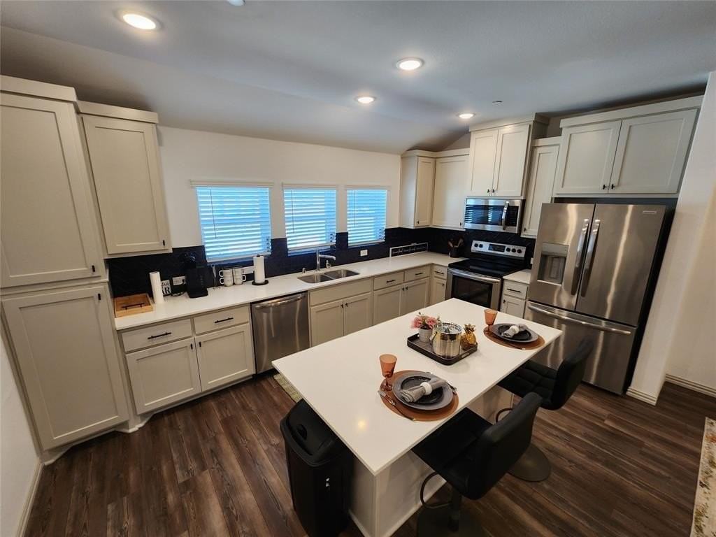 4704 Haltom Rd - Photo 6 of 28