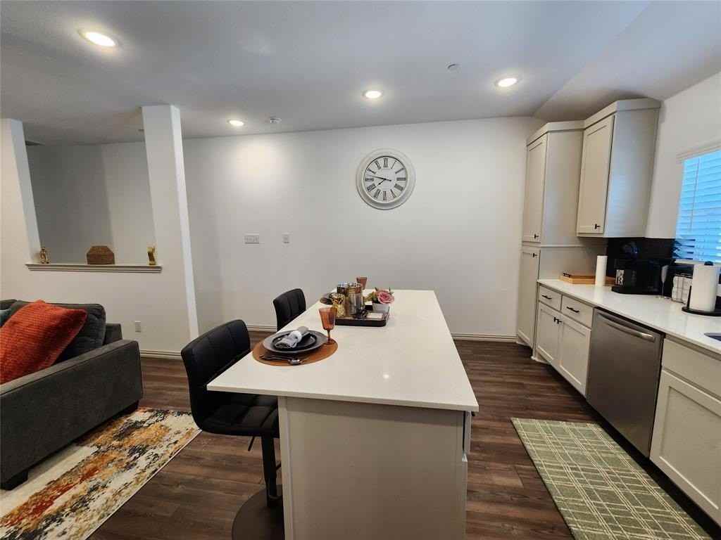 4704 Haltom Rd - Photo 7 of 28