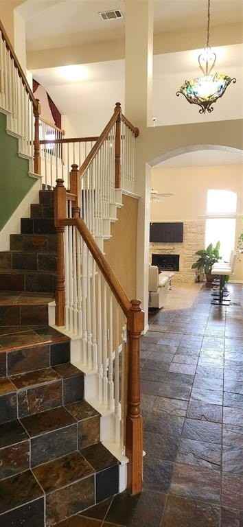 809 Forest Hollow Drive - Photo 3 of 36